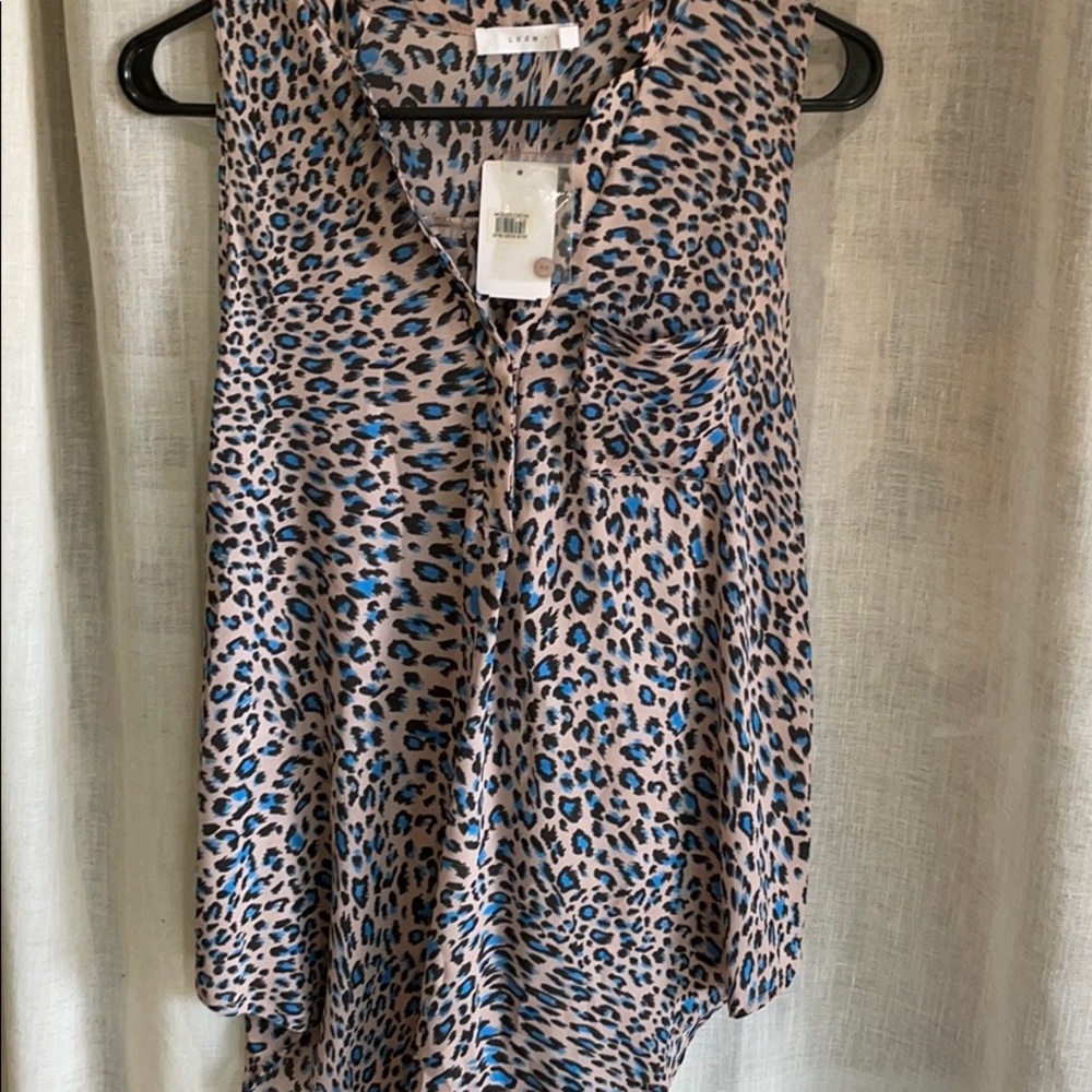 LUSH top